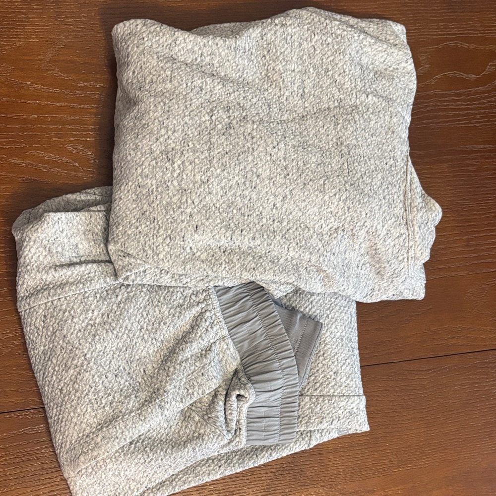 lululemon athletica Heathered Light Gray Lounge Pullover